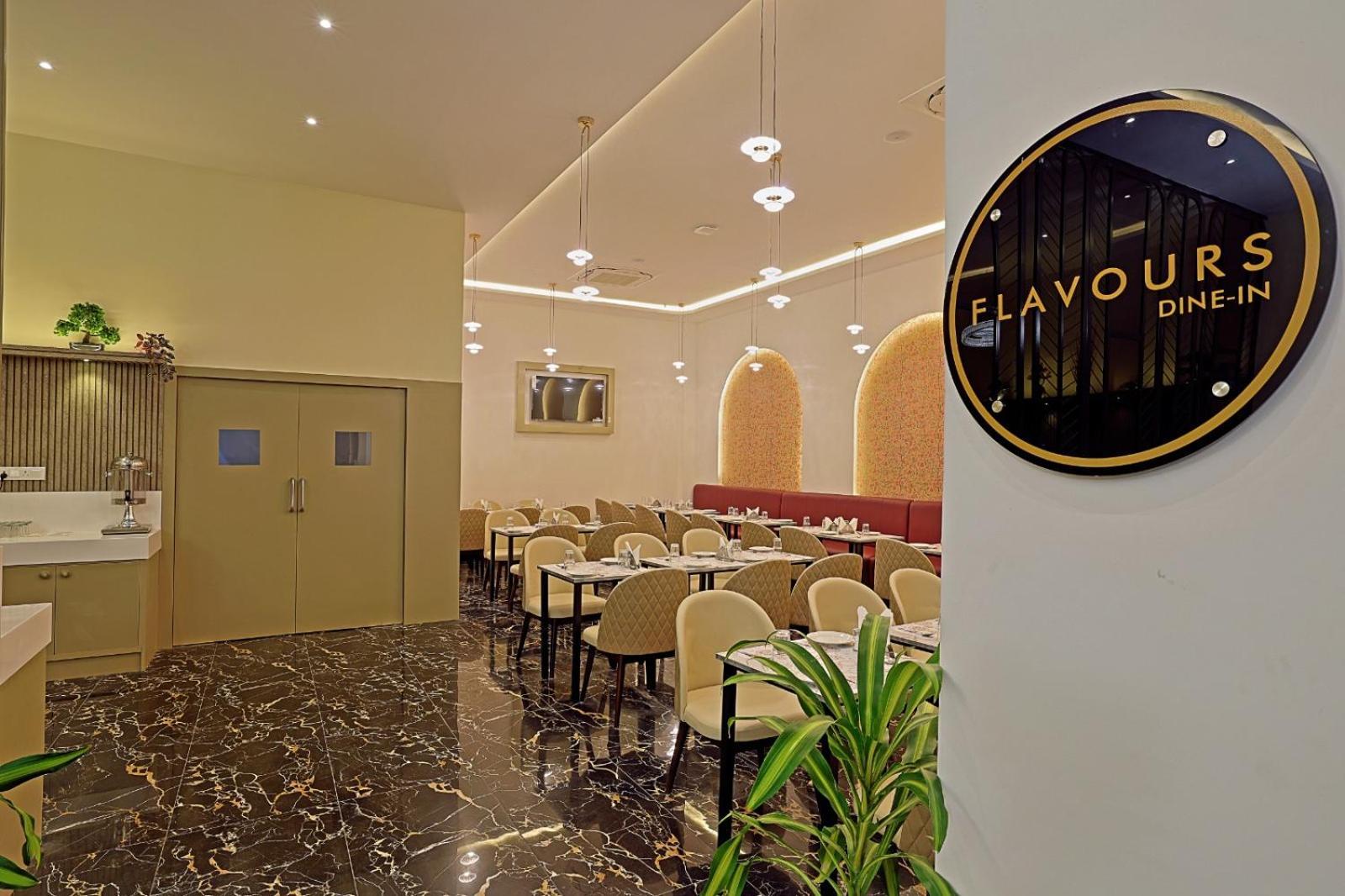 Grand Continent Hotel Gachibowli Near Us Consulate ภายนอก รูปภาพ