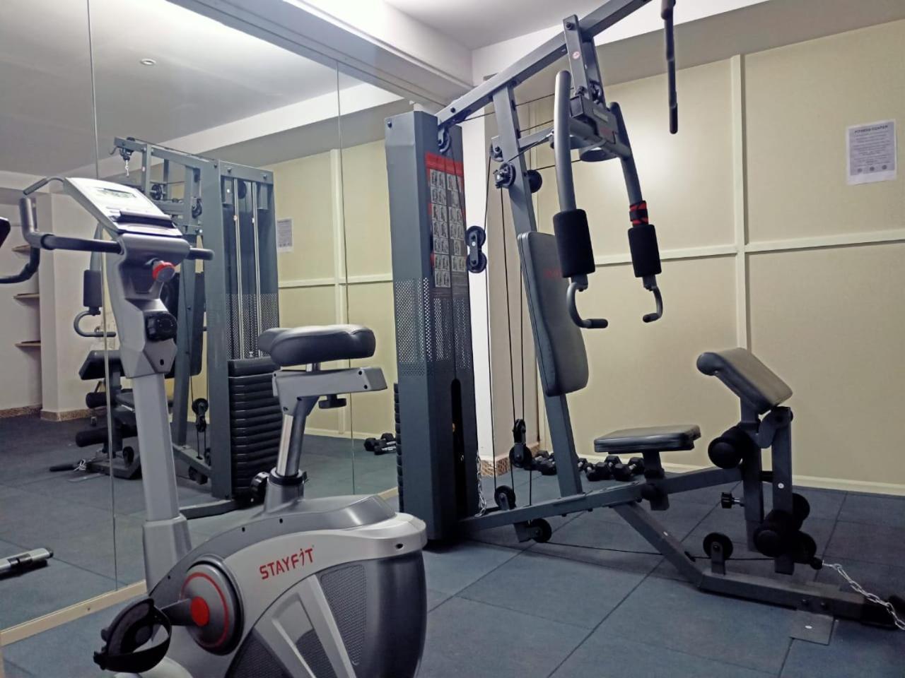 Grand Continent Hotel Gachibowli Near Us Consulate ภายนอก รูปภาพ